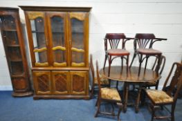 A 20TH CENTURY OAK GATE LEG TABLE, open width 128cm x closed width 38cm x depth 86cm x height