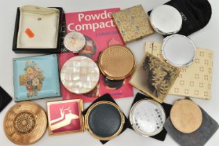 ELEVEN ASSORTED VINTAGE AND MODERN POWDER COMPACTS, A MILLER'S COLLECTOR'S GUIDE TO POWDER