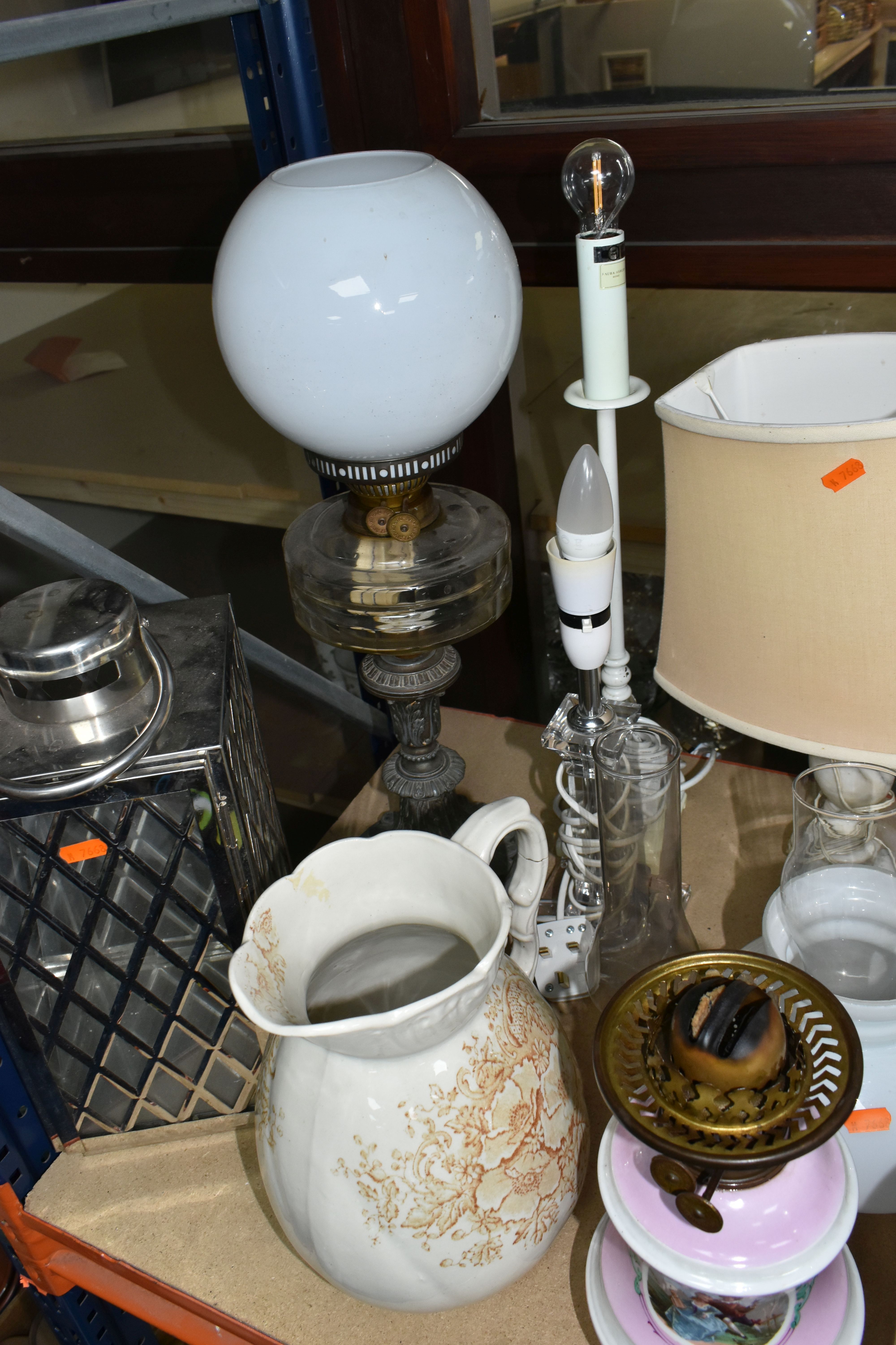 A COLLECTION OF LAMPS AND LARGE CERAMIC ITEMS, to include two Duplex oil lamps, one with metal - Image 5 of 8