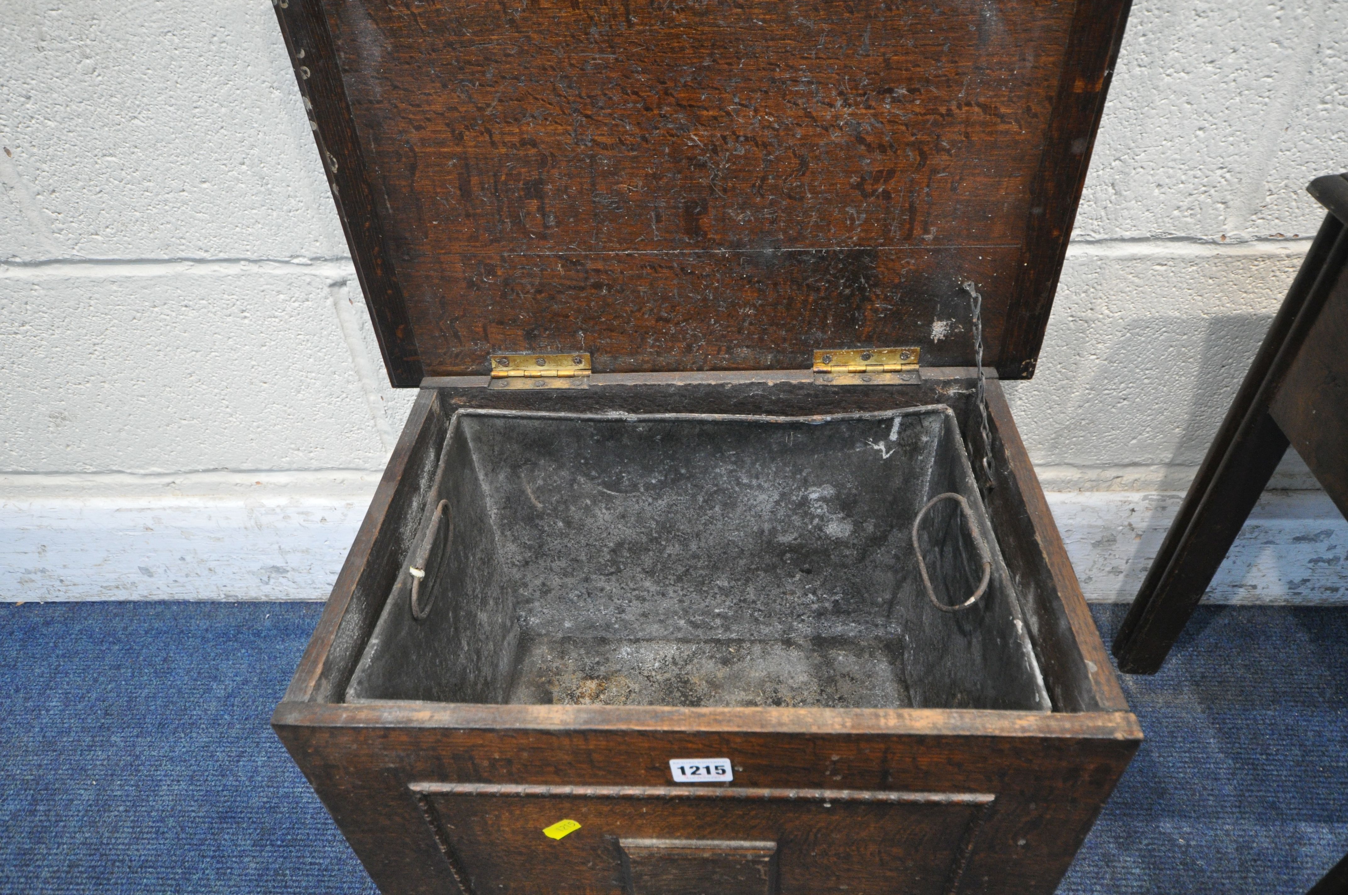 A SELECTION OF 20TH CENTURY OAK OCCASIONAL FURNITURE, to include a drinks cooler with a hinged lid - Image 3 of 5