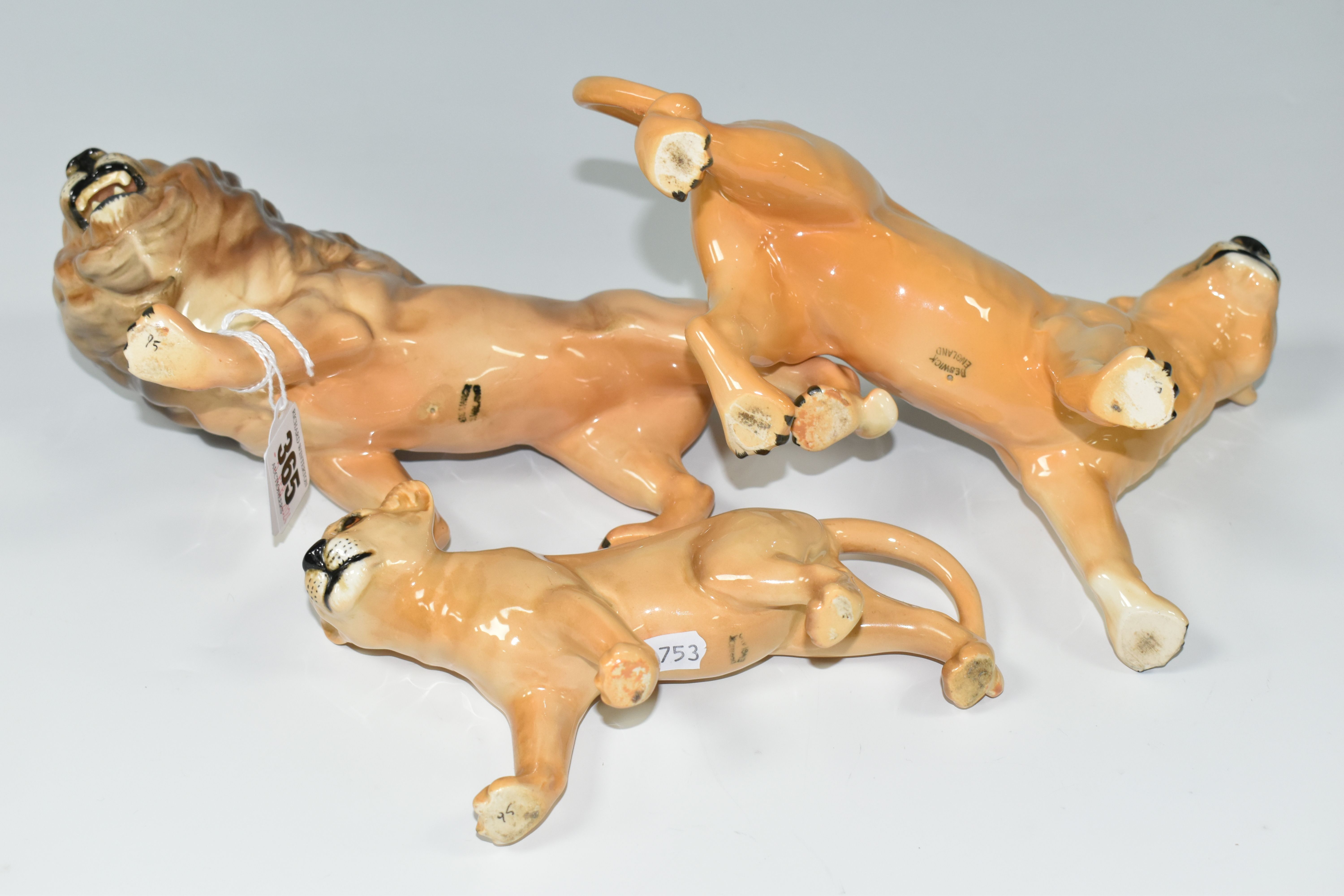 A FAMILY OF BESWICK LIONS, three figures comprising model numbers 2089 Lion, 2097 Lioness and 2098 - Image 5 of 5