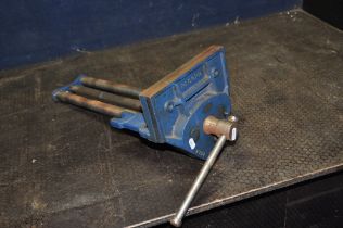 A RECORD No52 1/2 E CARPENTERS VICE with 9in jaws, quick release lever