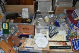 FIVE BOXES AND LOOSE ART MATERIALS AND EQUIPMENT, to include a boxed Winsor & Newton No 116 '