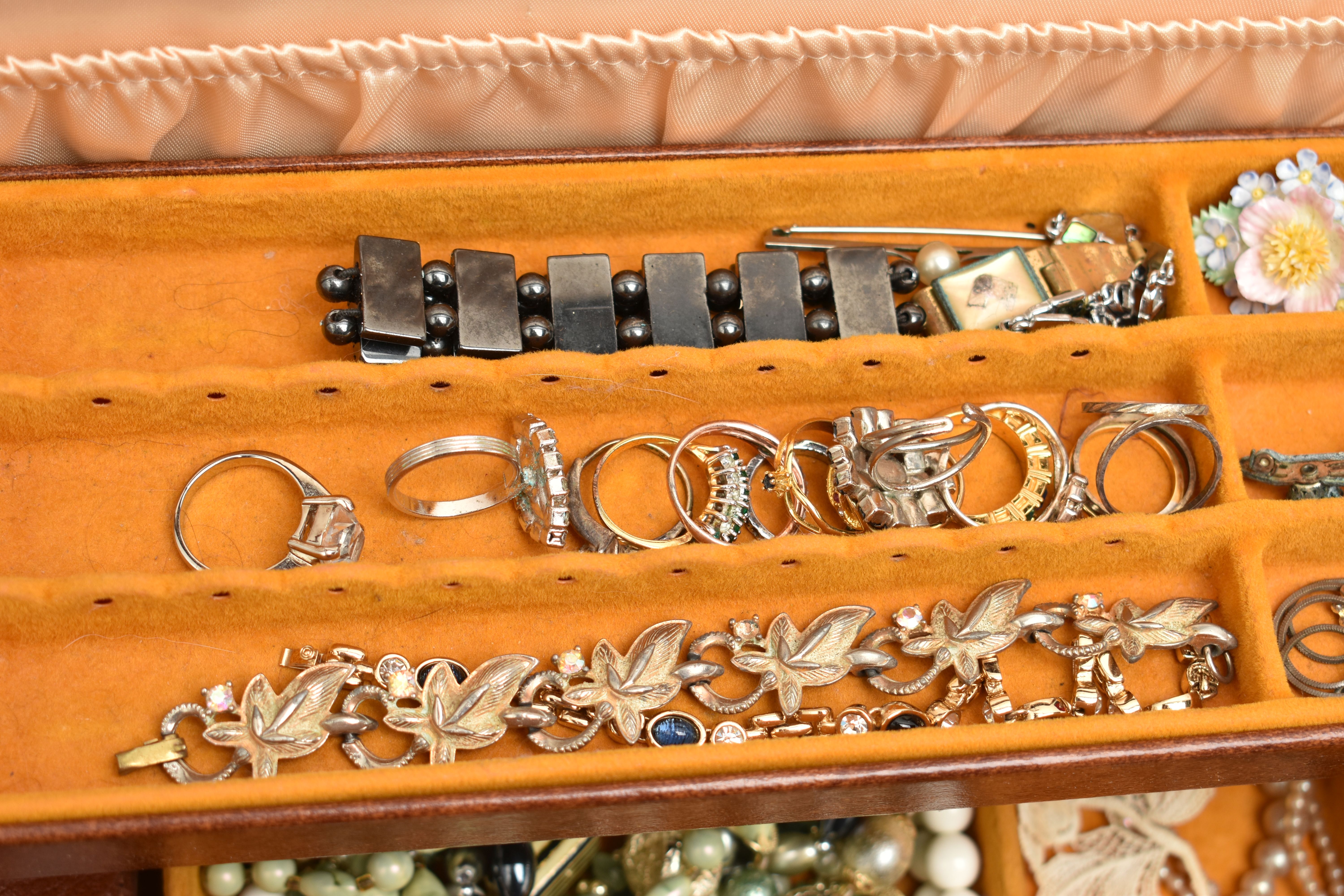 THREE JEWELLERY BOXES CONTAINING COSTUME JEWELLERY, to include three hinged compartmental - Image 8 of 8