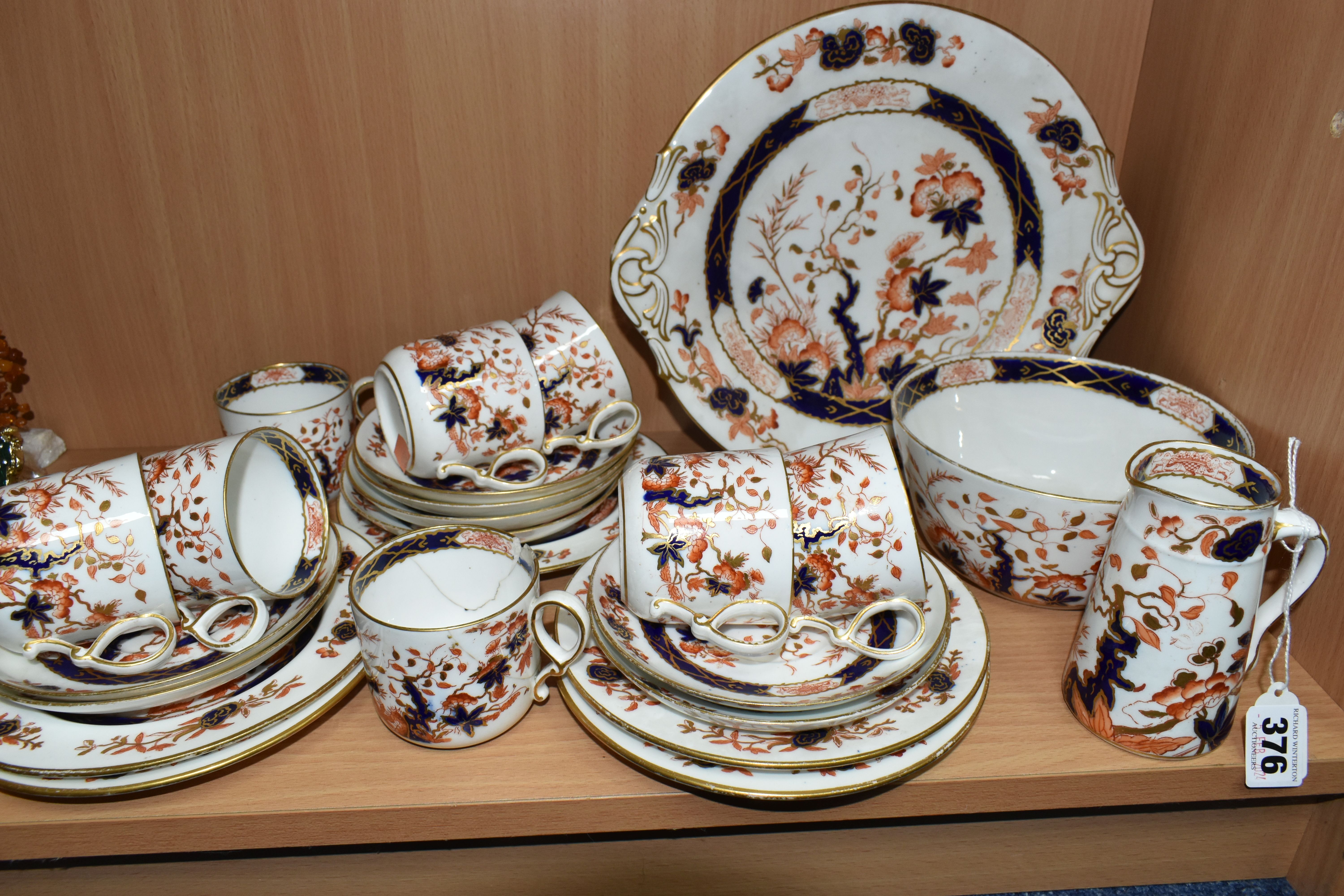 A LATE NINETEENTH CENTURY ROYAL CHINA WORKS WORCESTER (GRAINGER AND CO) TEA SET, with Imari style