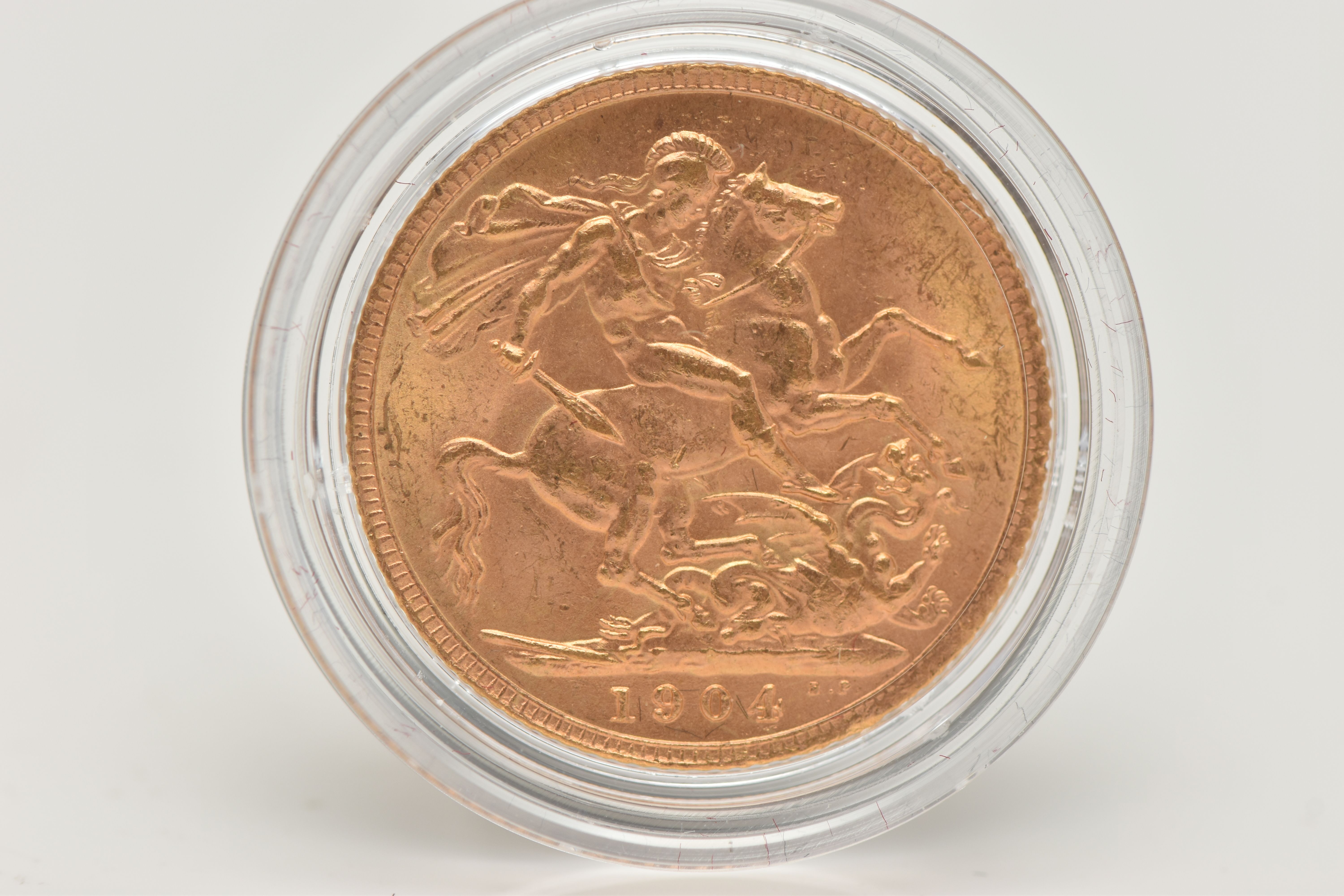 A FULL 22CT GOLD SOVEREIGN COIN 1904 LONDON MINT EDWARD VII, 7.98 grams, .916 fine, 22.05mm