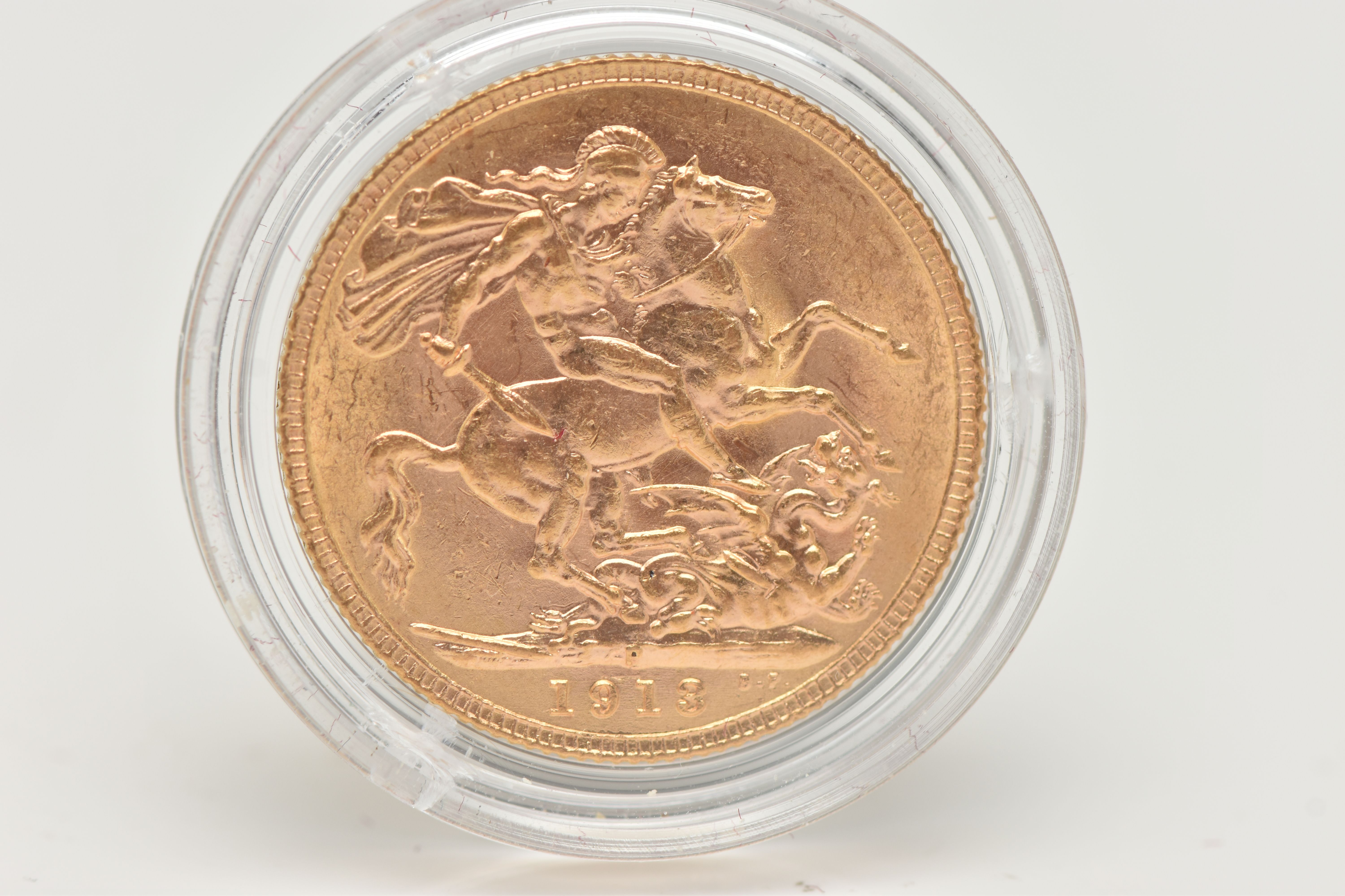 A FULL 22CT GOLD SOVEREIGN COIN 1913 PERTH MINT GEORGE V, 7.98 grams, .916 fine, 22.05mm