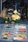 ONE BOX OF SEA FISHING TACKLE AND A GROUP OF SEA FISHING RODS, to include a Gemini GN300 reel, an