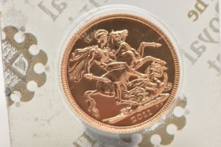 A FULL 22ct GOLD SOVEREIGN COIN ELIZABETH II 2011, 7.98 grams, 22.05mm, .916 fine, in blister pack