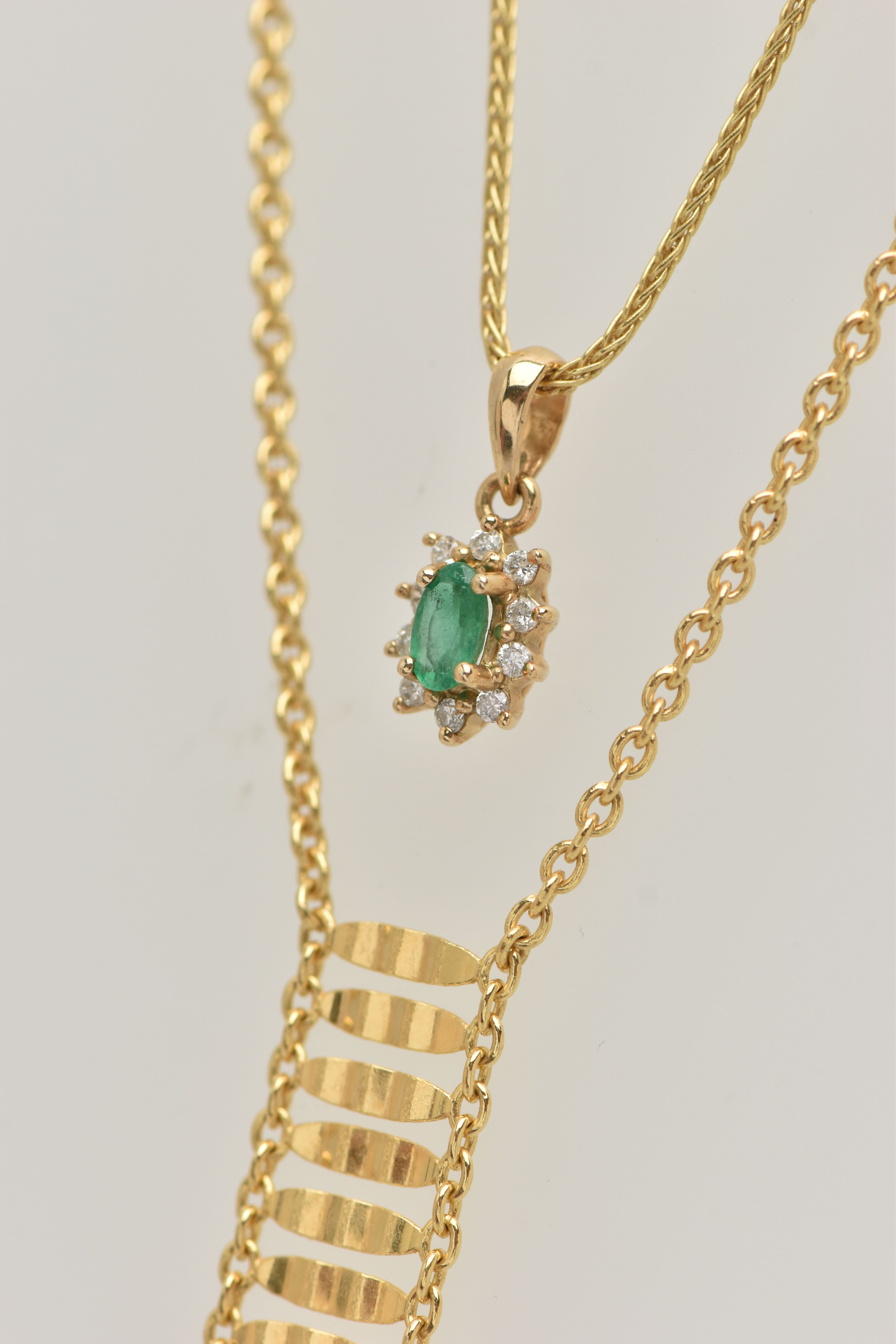 TWO 9CT GOLD PENDANT NECKLACES, the first with a textured style pendant fixed to a Rolo link chain - Image 5 of 5