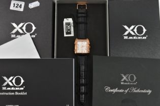 A GENTS BOXED 'XO RETRO' WRISTWATCH, quartz movement, tank rose metal case, white dial with Arabic