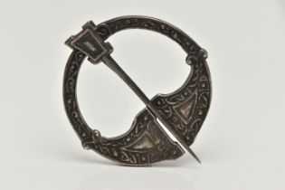 A SCOTTISH SILVER IONA CLOAK CLASP, with Celtic decoration, stamped Iona with hallmark for Alexander