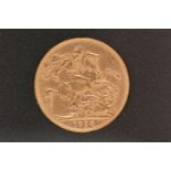 A CASED FULL GOLD SOVEREIGN COIN VICTORIA 1898 VEILED HEAD, 7.98 gram, 22.05mm, 22ct