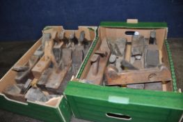 TWO TRAYS CONTAINING VINTAGE WOODEN PLANES including four at 17in long, one at 16in , one at 15in,