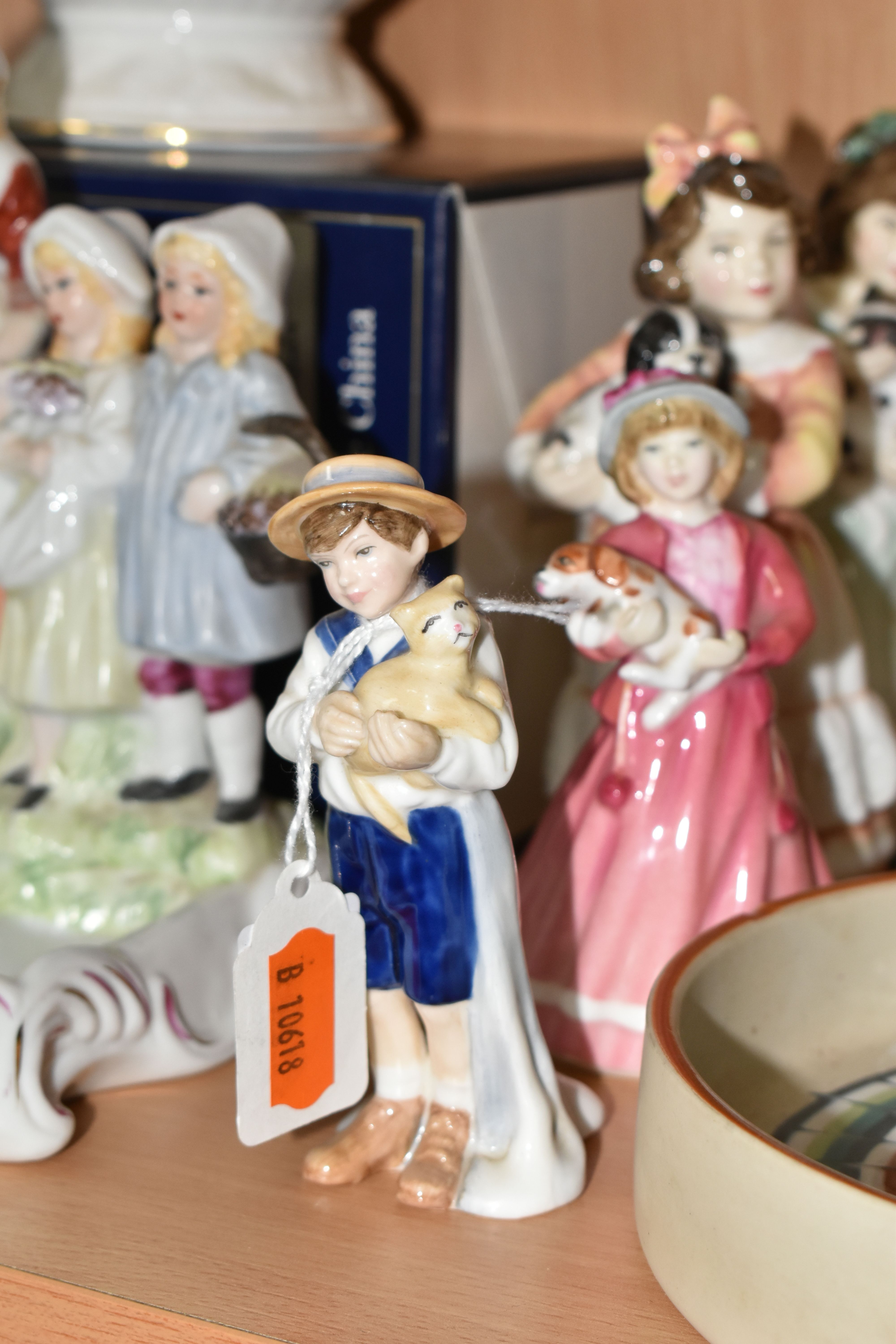 A GROUP OF CERAMICS, to include a Royal Doulton 'Special Friend' HN3607 figure of a boy and - Image 5 of 9