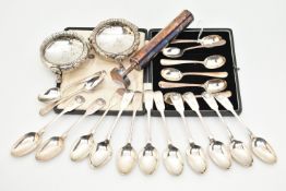 A PARCEL OF SILVER AND SILVER PLATE, comprising a cased set of six George V silver coffee spoons