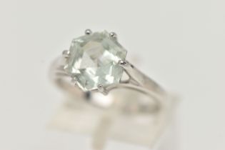 A MODERN 9CT WHITE GOLD BERYL SINGLE STONE RING, set with a hexagonal shaped mixed cut pale green