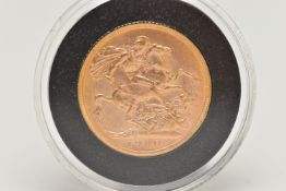 A FULL GOLD SOVEREIGN VICTORIA OLD HEAD 1900, London mint, 10,846,741 mintage, .916 fine, 22.05mm,