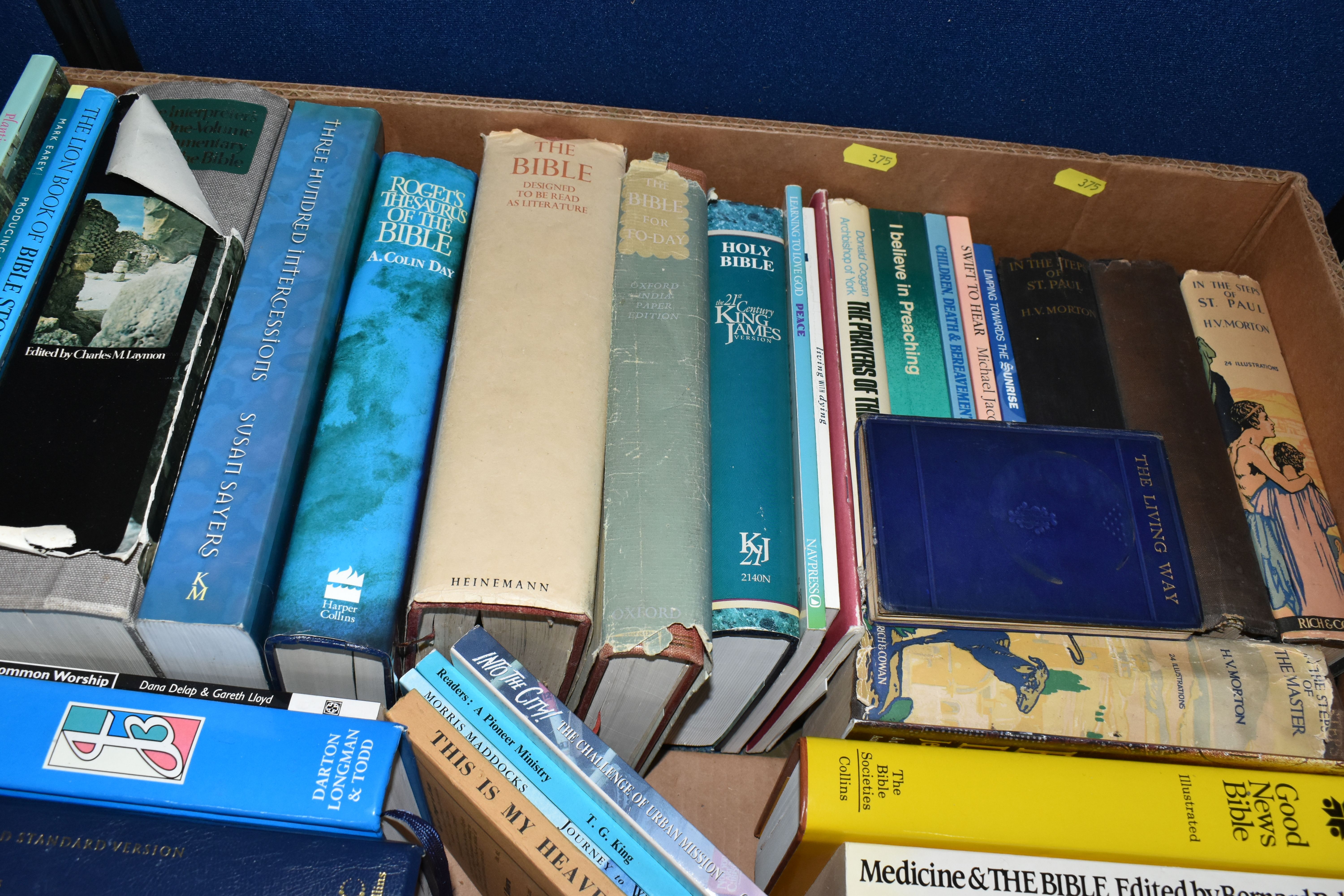 FIVE BOXES OF RELIGIOUS BOOKS / PAMPHLETS containing over 130 titles in hardback and paperback - Image 5 of 6