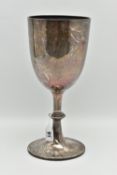 AN EARLY 20TH CENTURY SILVER TROPHY CUP, the plain bowl on a knopped stem and circular foot with