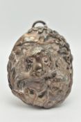 A LIMITED EDITION 'BUCCELLATI' ORNAMENT, depicting a tiger mother and cub with foliage detail