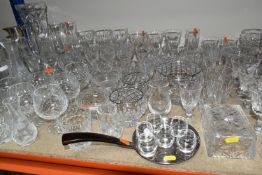 A QUANTITY OF CUT CRYSTAL AND OTHER GLASS WARES, approximately one hundred pieces, to include at
