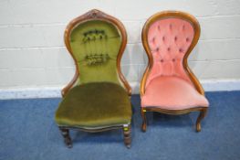 A 19TH CENTURY WALNUT SPOON BACK CHAIR, with carved decorative crest, button back upholstery, on
