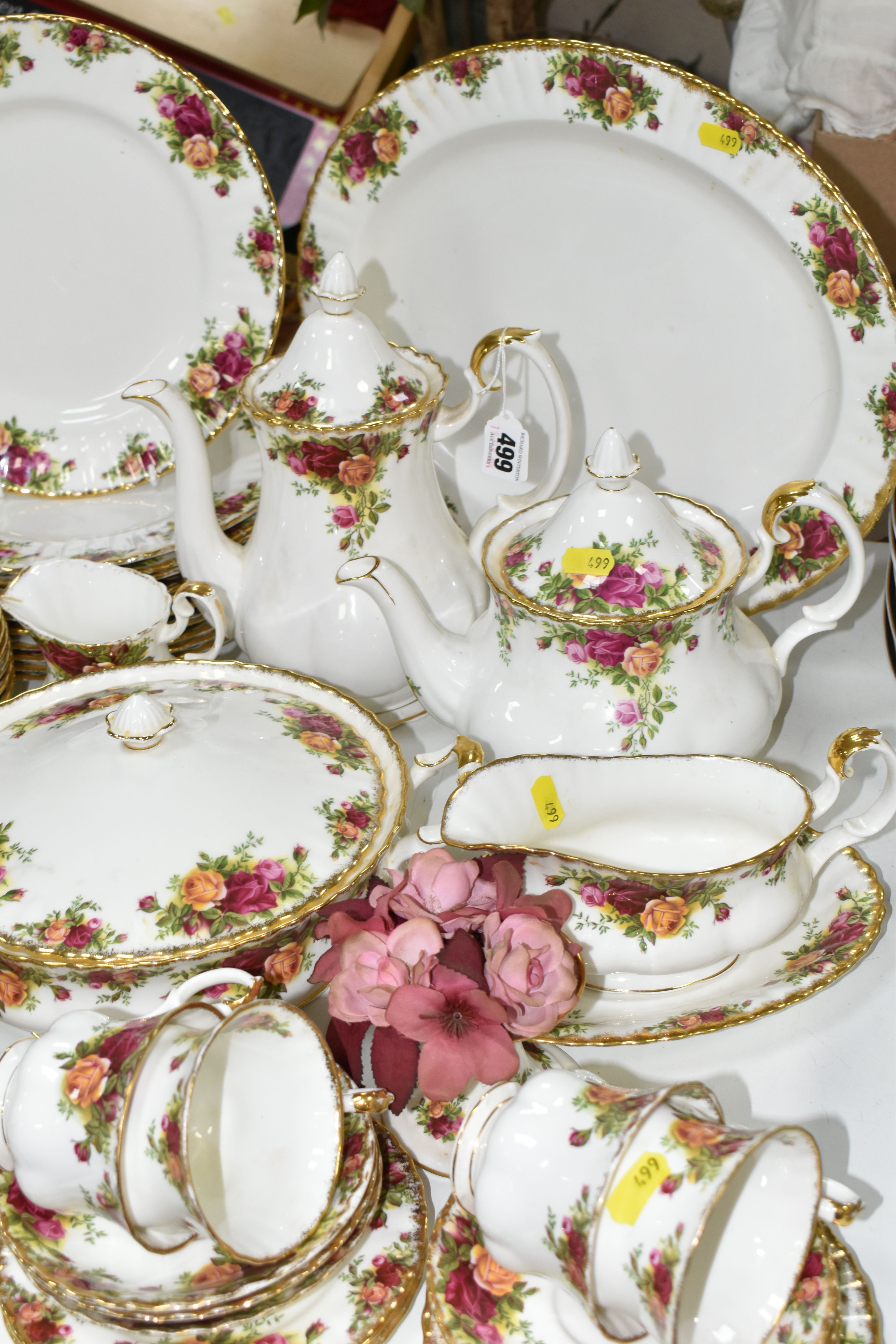 A QUANTITY OF ROYAL ALBERT 'OLD COUNTRY ROSES' PATTERN DINNERWARE, comprising a large meat plate, - Image 5 of 7