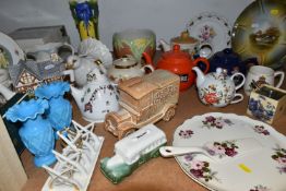 A GROUP OF CERAMICS AND GLASS WARE, to include a pair of blue glass vases with trellis design and