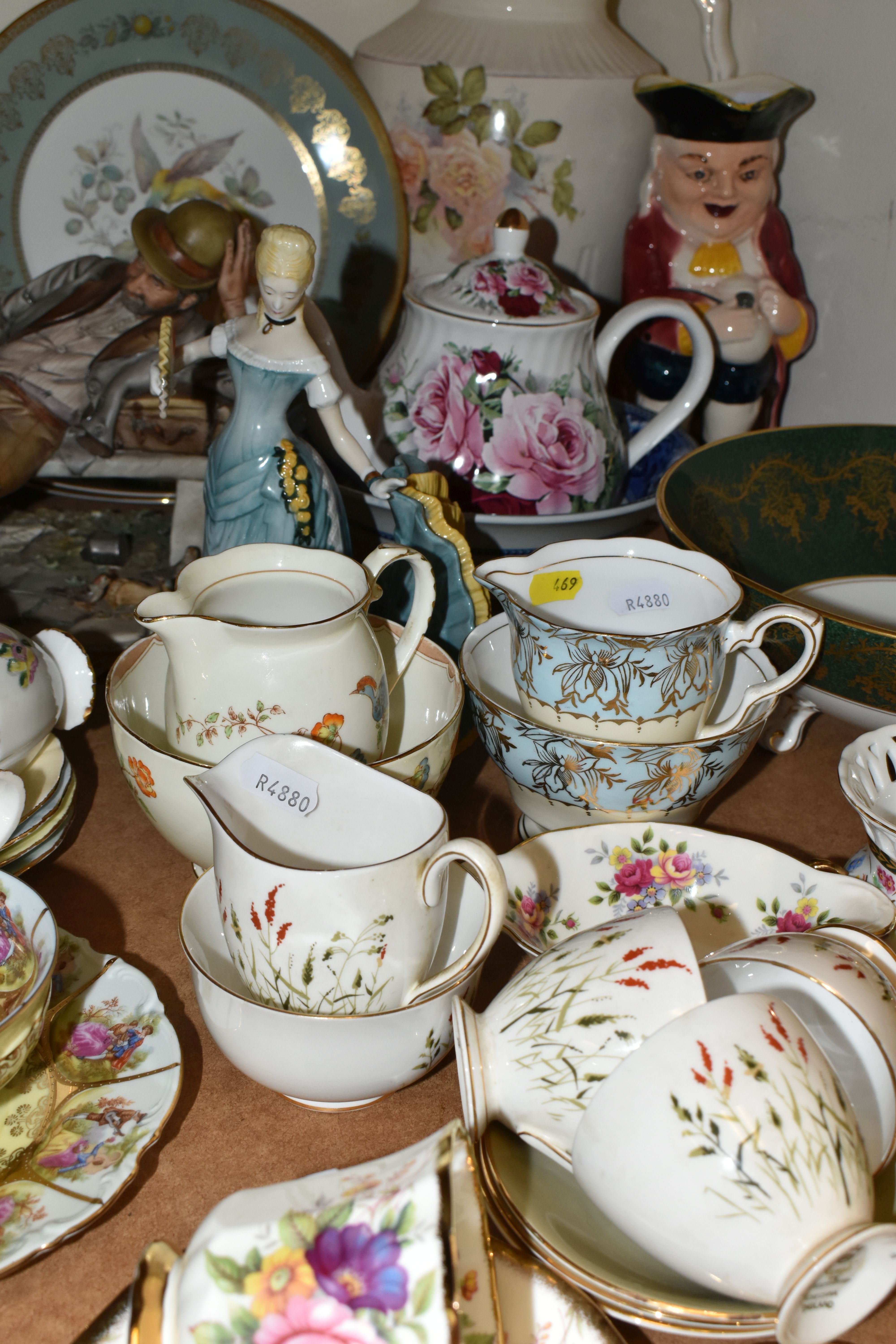 A LARGE QUANTITY OF TEAWARE AND ORNAMENTS, comprising a Royal Doulton 'Top ó The Hill' HN1834 figure - Image 7 of 19