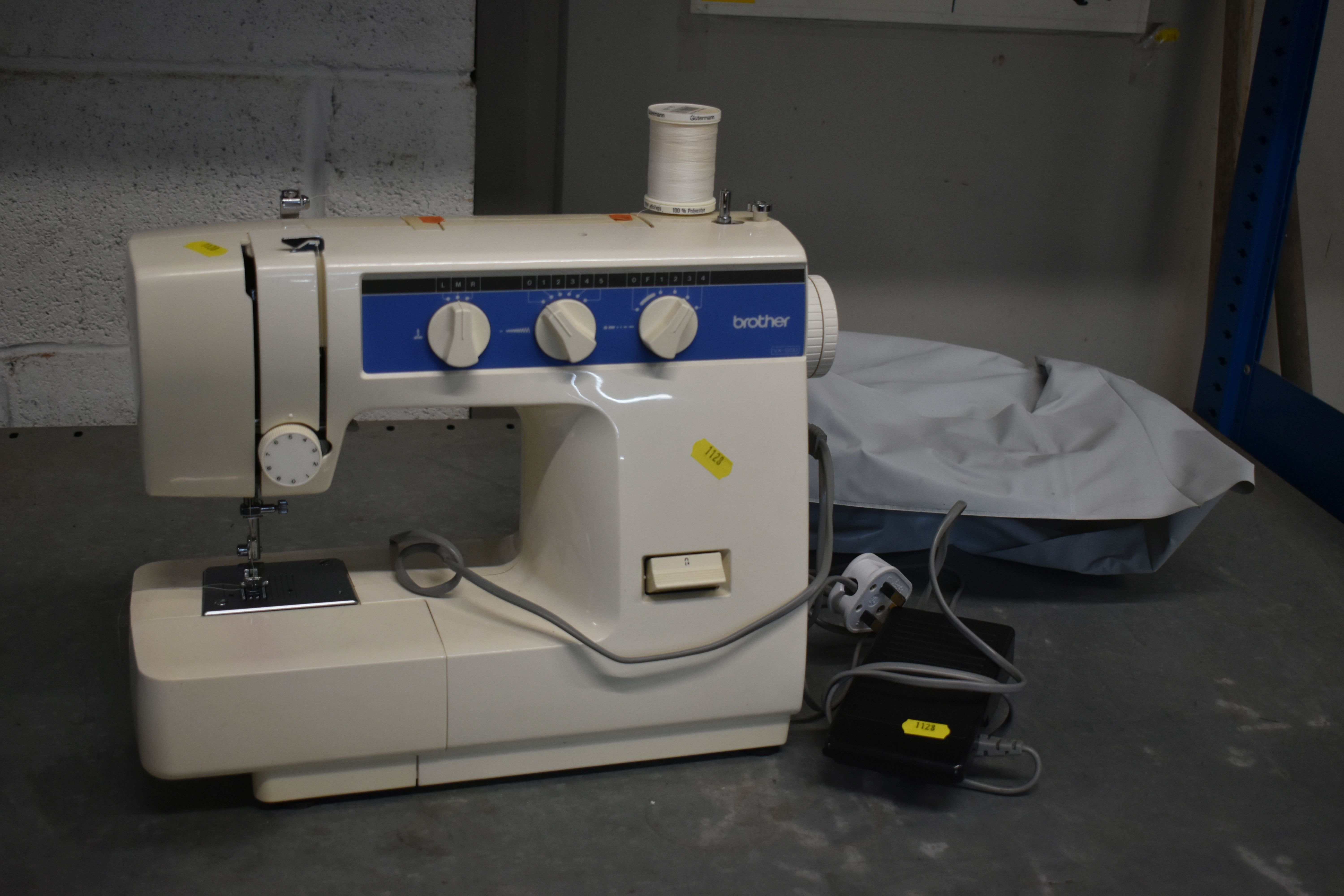 A SELECTION OF BOXED/UNBOXED ELECTRICAL ITEMS, to include a Brother vx-1200 sewing machine, a - Image 4 of 4
