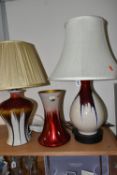 TWO MODERN TABLE LAMPS AND SIMILAR VASE, comprising two modern table lamps with dripped red/red