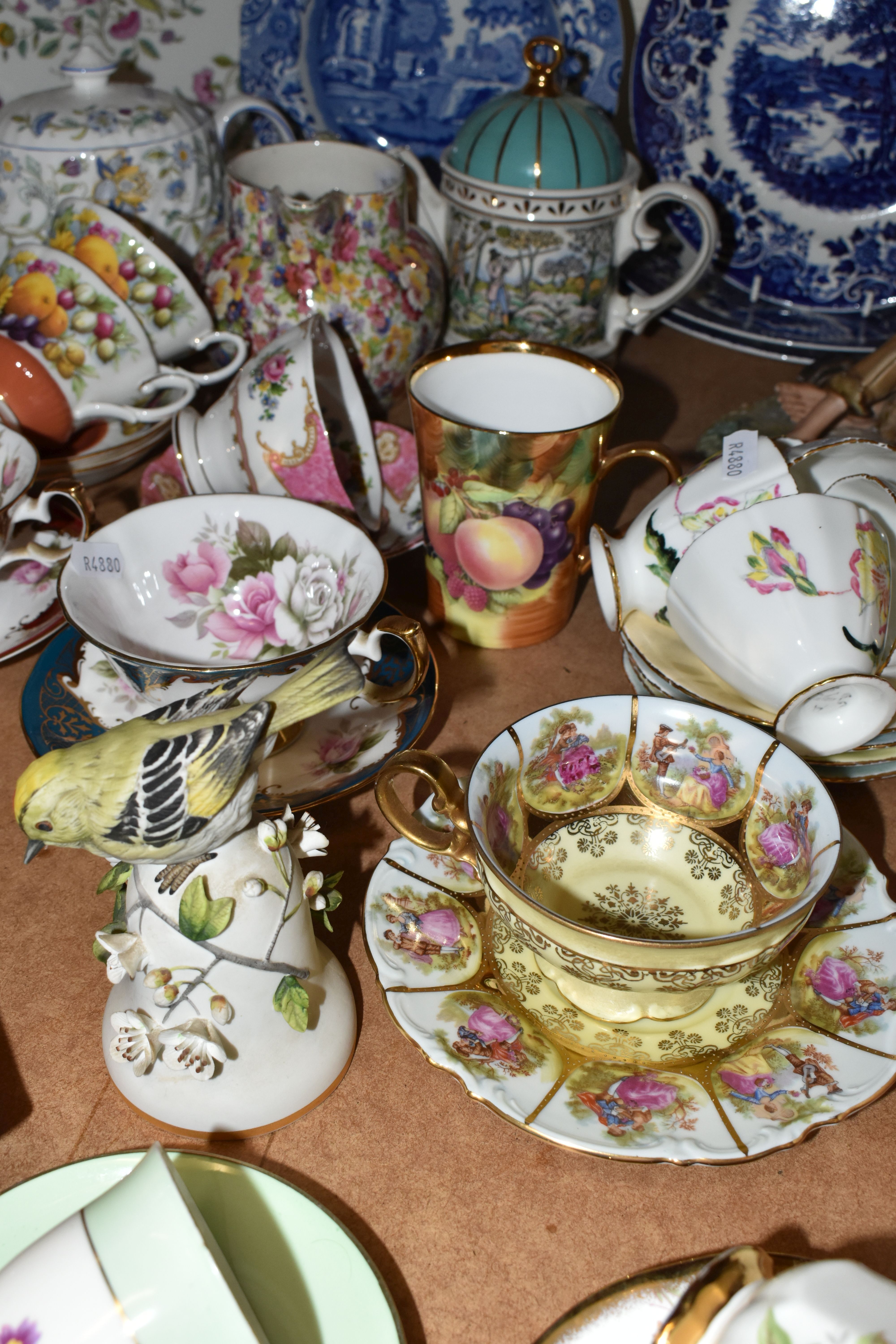 A LARGE QUANTITY OF TEAWARE AND ORNAMENTS, comprising a Royal Doulton 'Top ó The Hill' HN1834 figure - Image 8 of 19