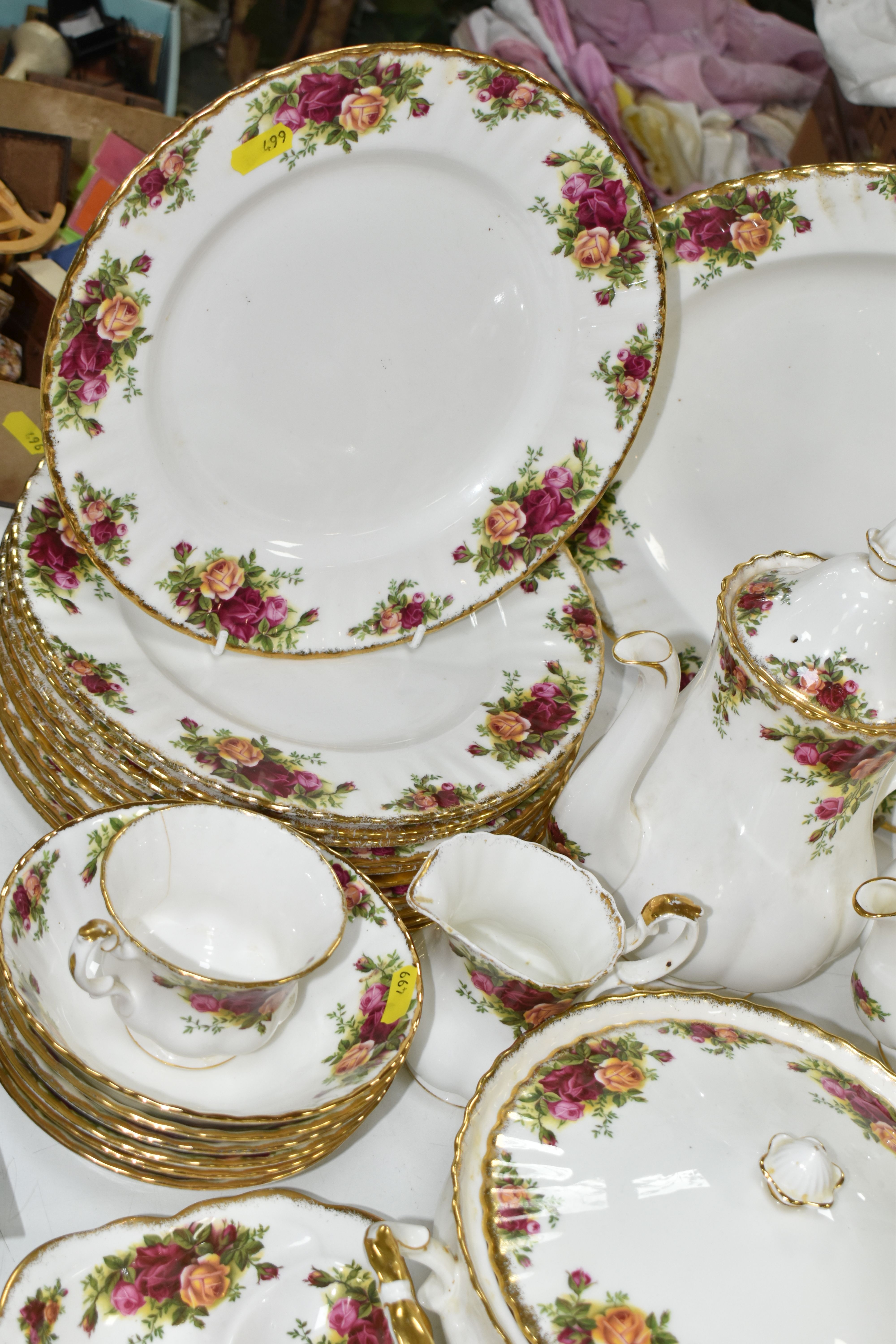 A QUANTITY OF ROYAL ALBERT 'OLD COUNTRY ROSES' PATTERN DINNERWARE, comprising a large meat plate, - Image 6 of 7