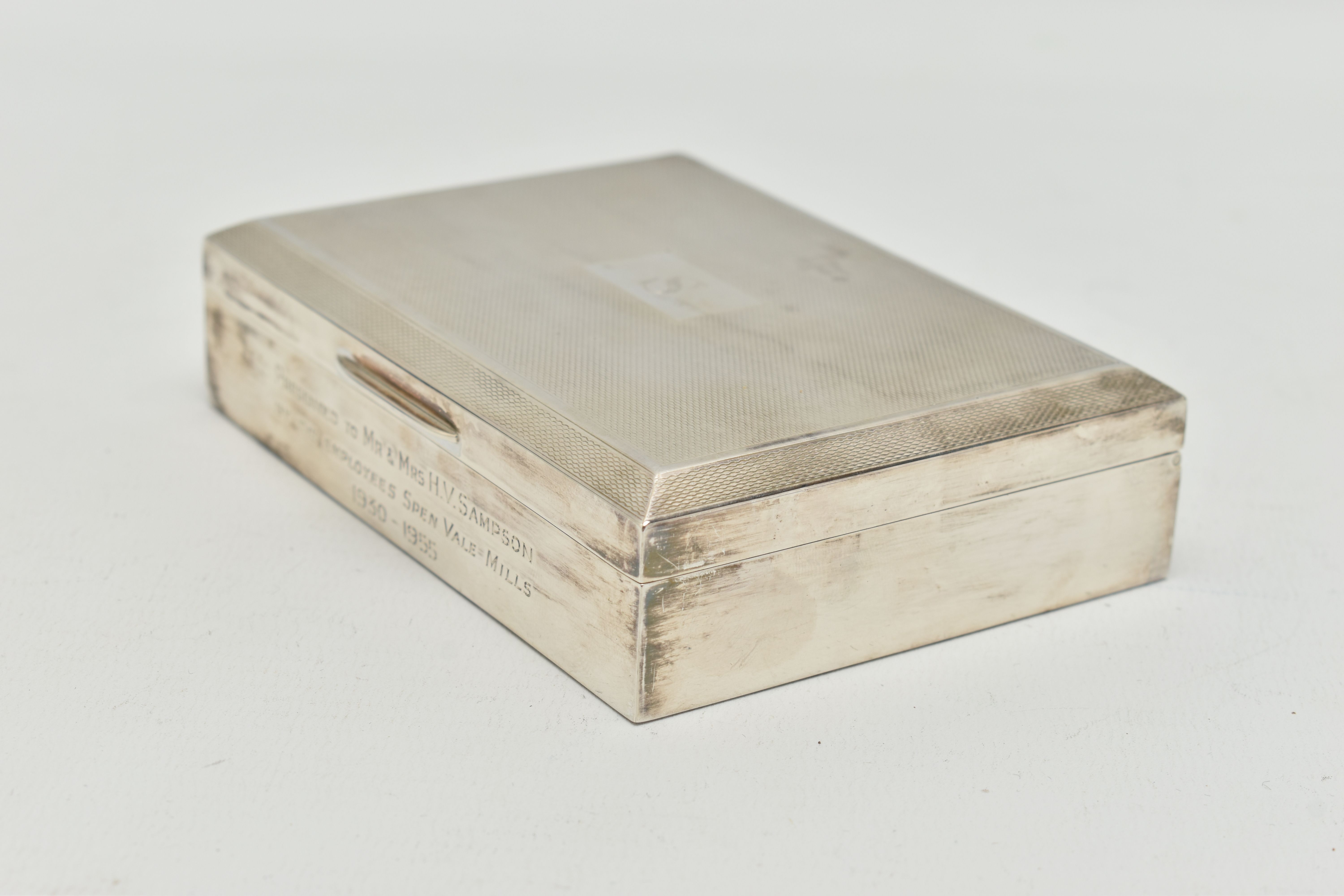 AN ELIZABETH II SILVER CIGARETTE CASE OF RECTANGULAR FORM, the engine turned hinged lid with 'S' - Image 8 of 8
