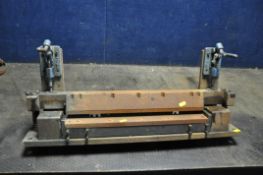 A HEAVY DUTY MANUAL SHEET METAL BENDER (no handles) bending width 48cm (Condition Report: surface
