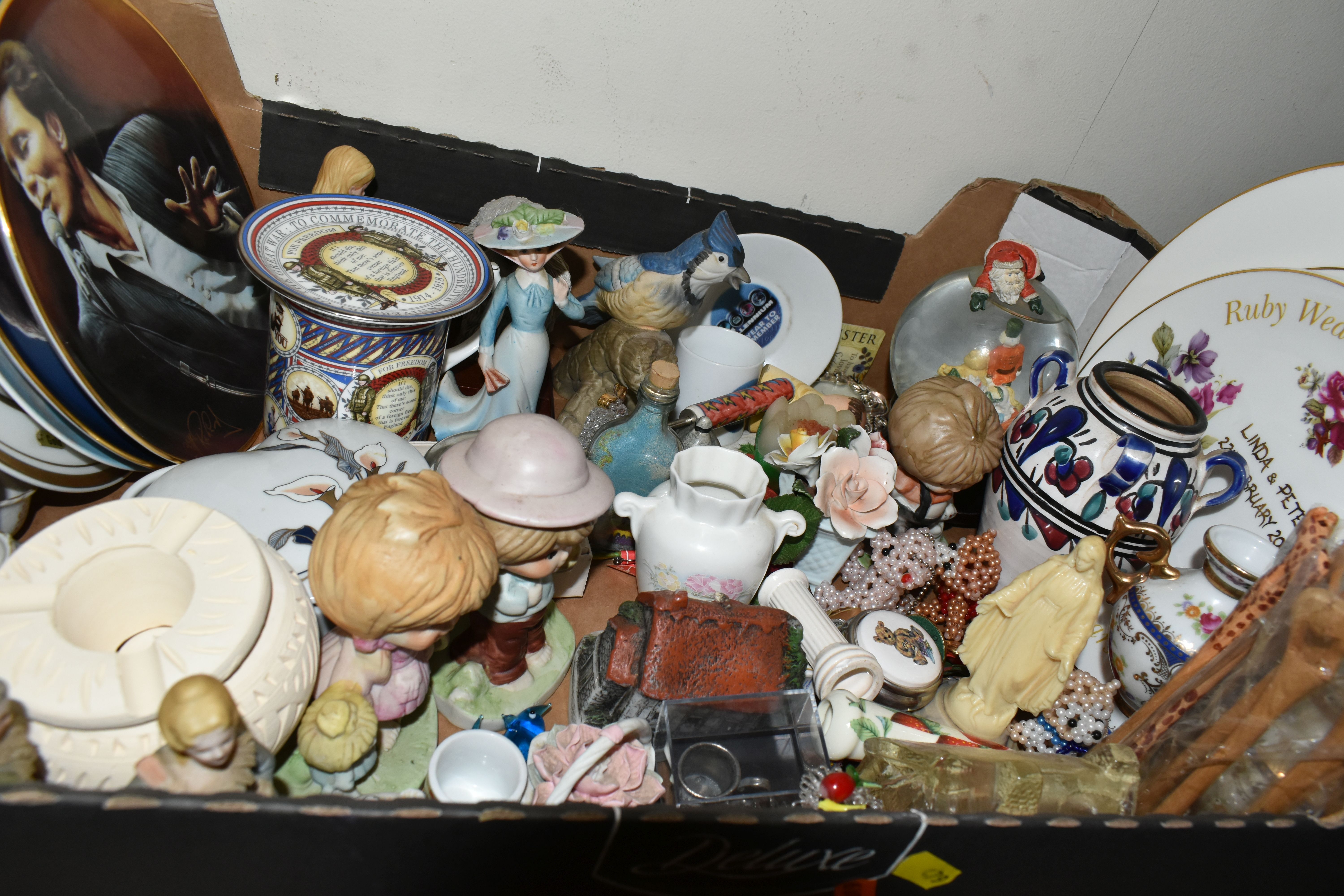 SIX BOXES OF CERAMICS, DINNERWARE AND ORNAMENTS, to include a large floral 'Piggy Bank', carved - Image 11 of 11