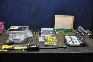 A TRAY CONTAINING NEW AND UNUSED TOOLS by Workzone, Powercraft, Faithful etc including a breaker