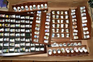 ONE BOX OF CERAMIC THIMBLES, comprising a large collection of over one hundred holiday souvenir