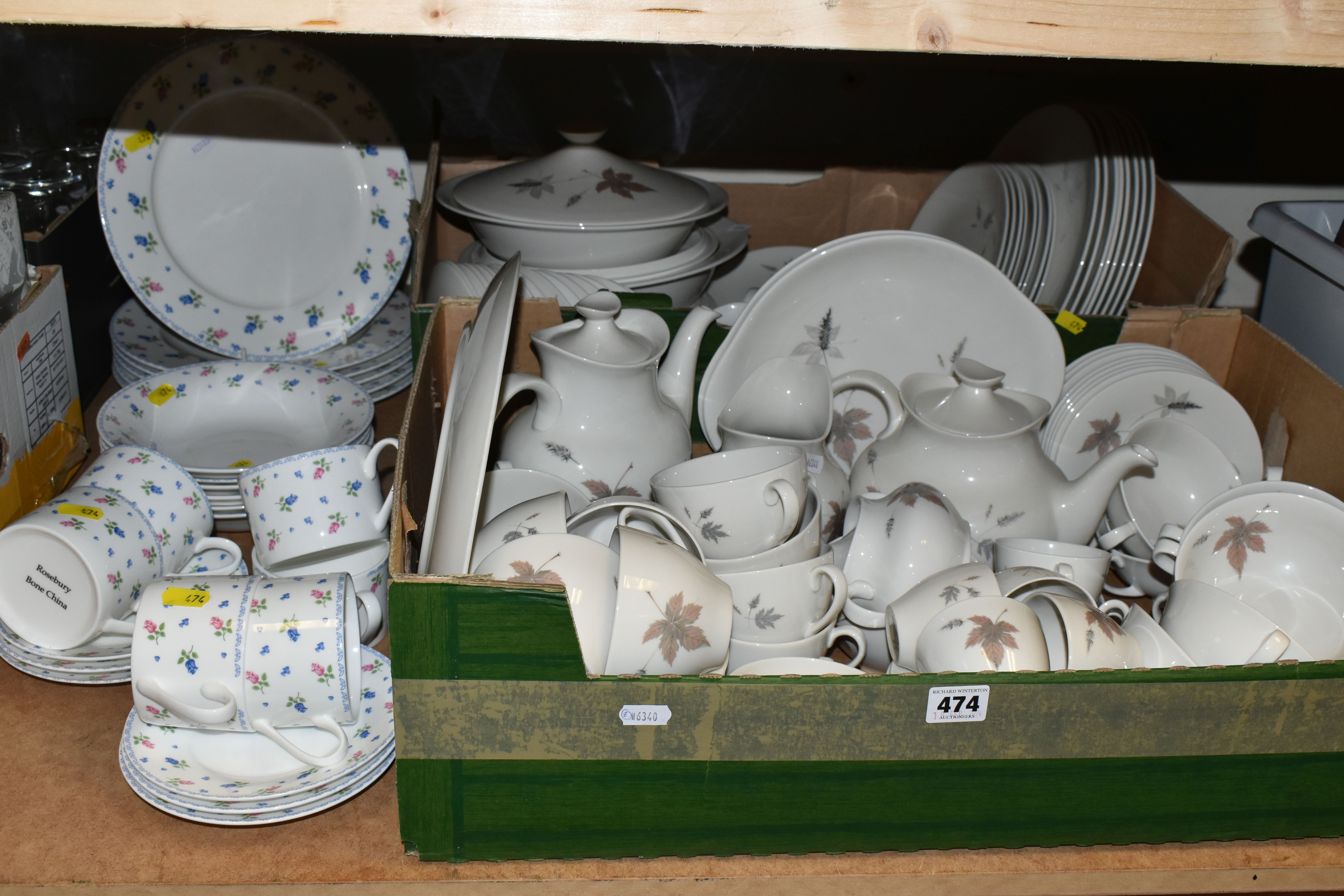 TWO BOXES AND LOOSE ROYAL DOULTON 'TUMBLING LEAVES' PATTERN DINNER SET, to include dinner plates,