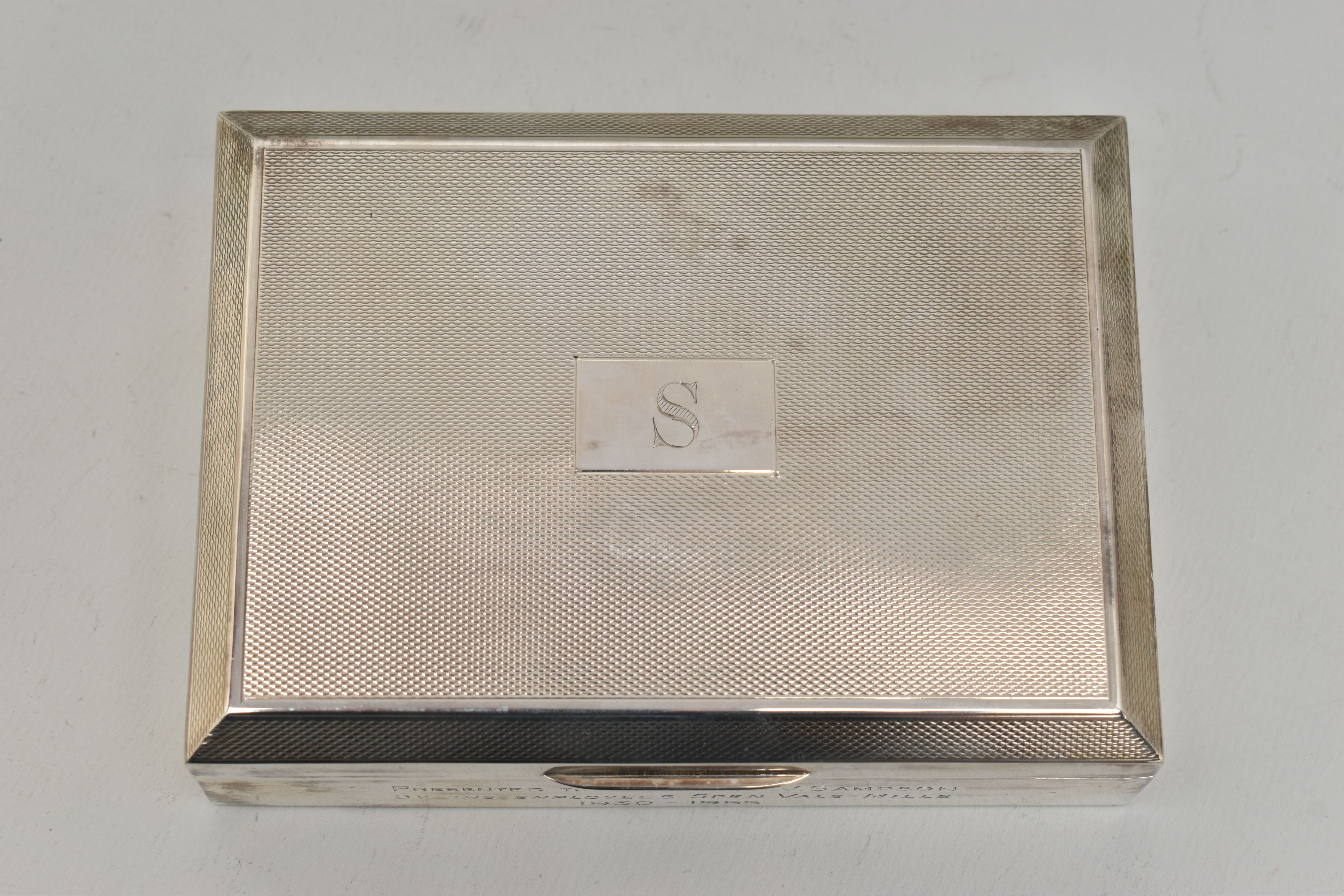 AN ELIZABETH II SILVER CIGARETTE CASE OF RECTANGULAR FORM, the engine turned hinged lid with 'S' - Image 2 of 8
