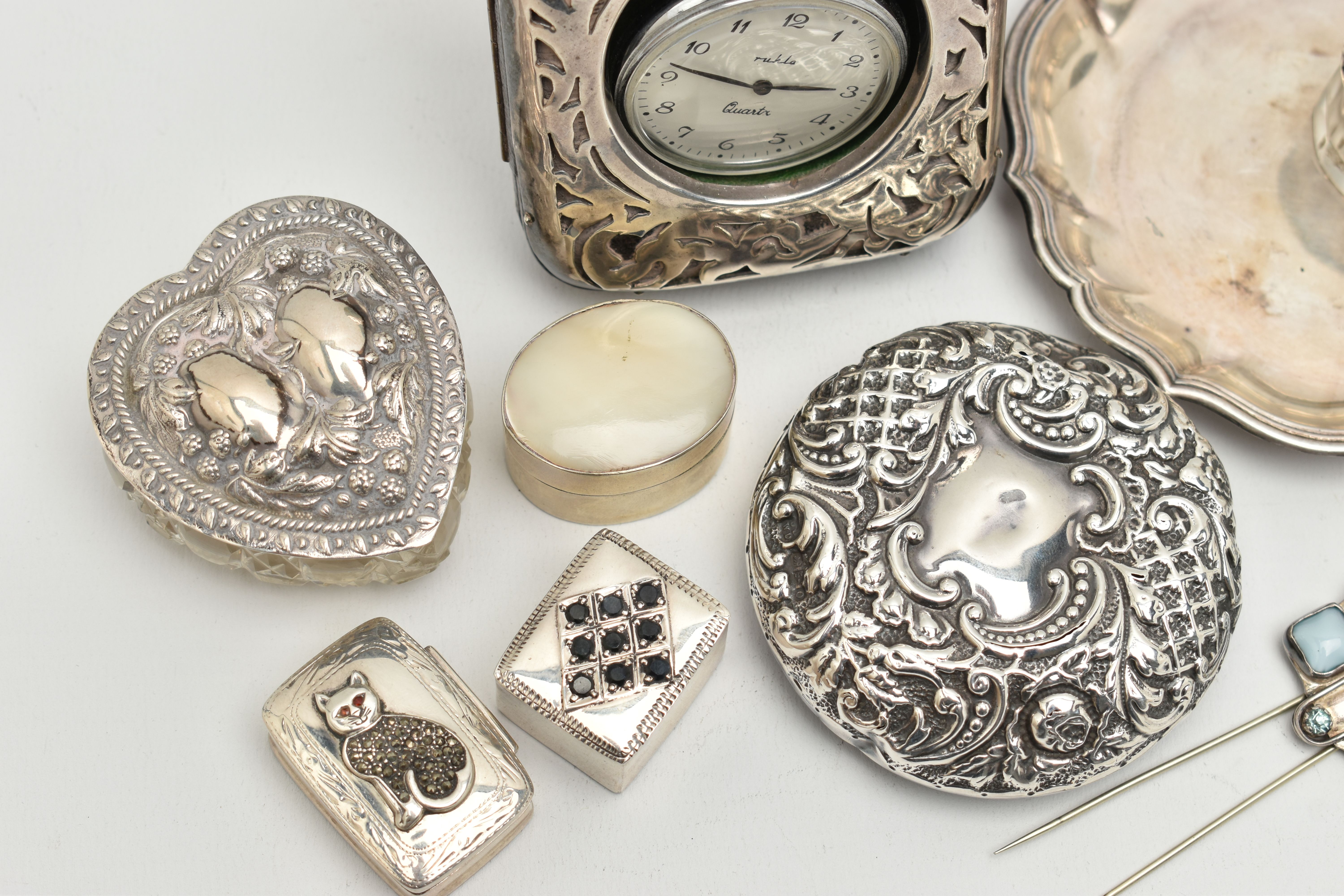 A SELECTION OF SILVER ITEMS, to include a silver ink well, hallmarked Birmingham, a silver pill - Image 3 of 6