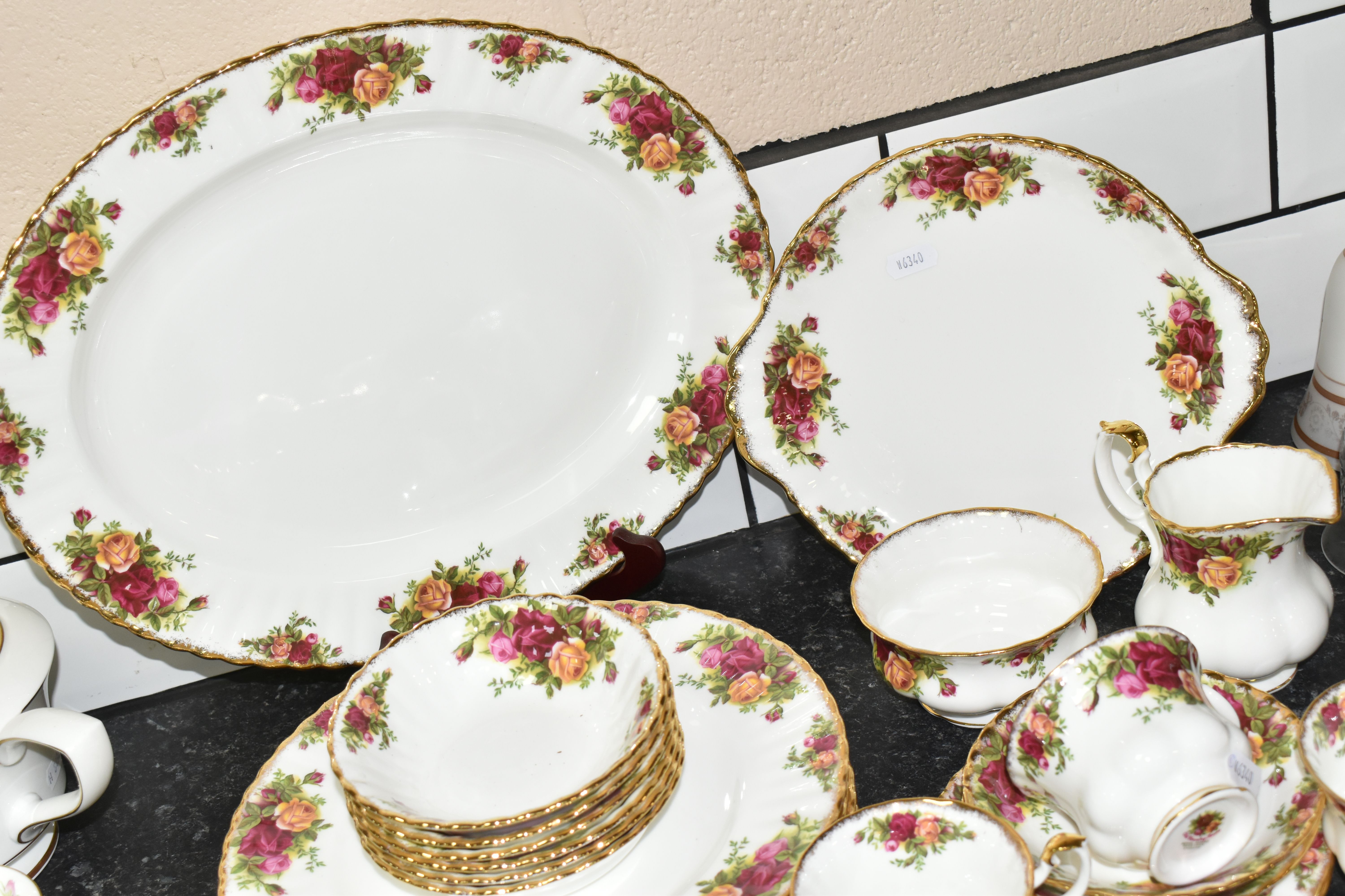 ROYAL ALBERT 'OLD COUNTRY ROSES' SIX PLACE PART DINNER SERVICE, comprising dinner plates, cups, - Image 2 of 6