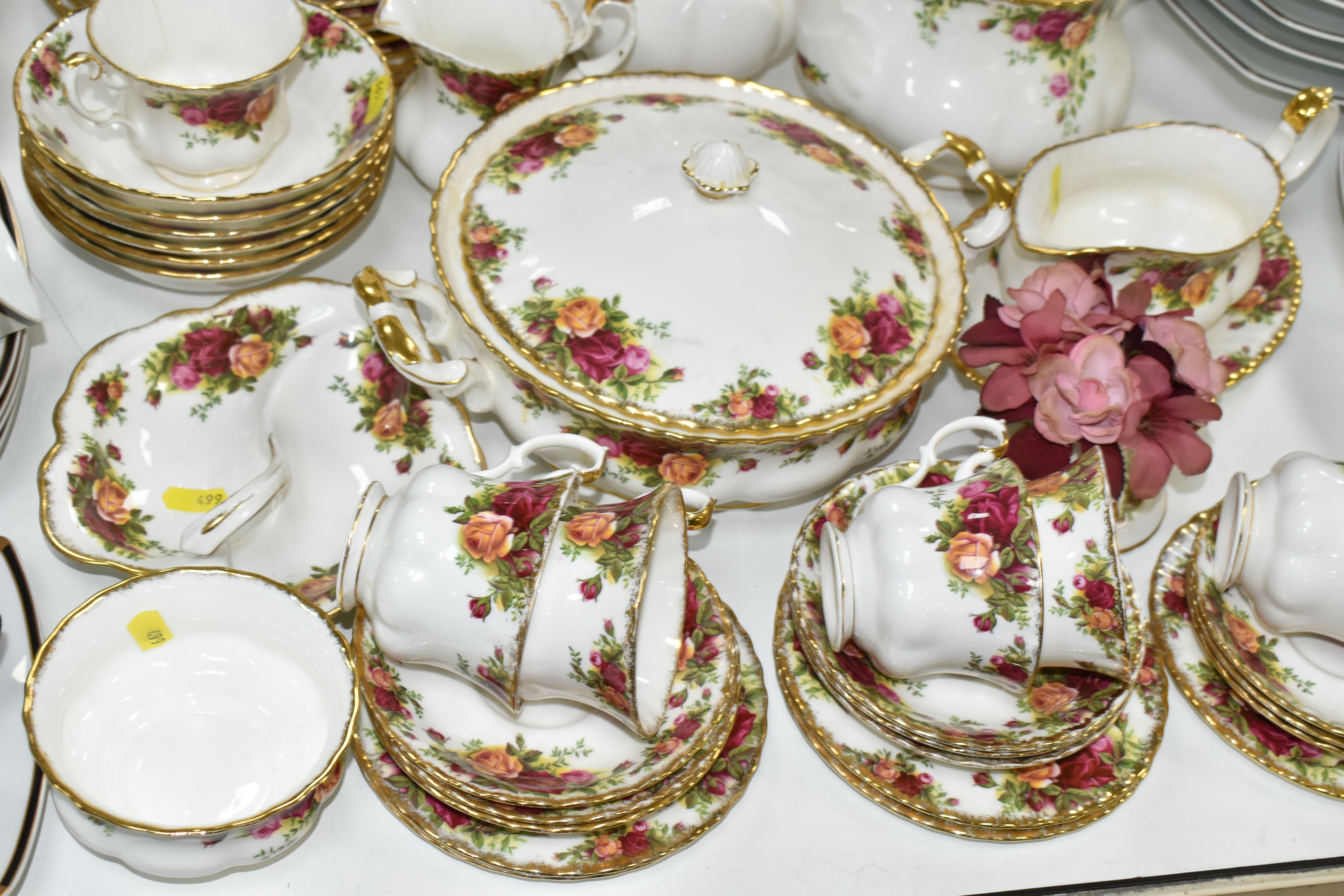 A QUANTITY OF ROYAL ALBERT 'OLD COUNTRY ROSES' PATTERN DINNERWARE, comprising a large meat plate, - Image 3 of 7