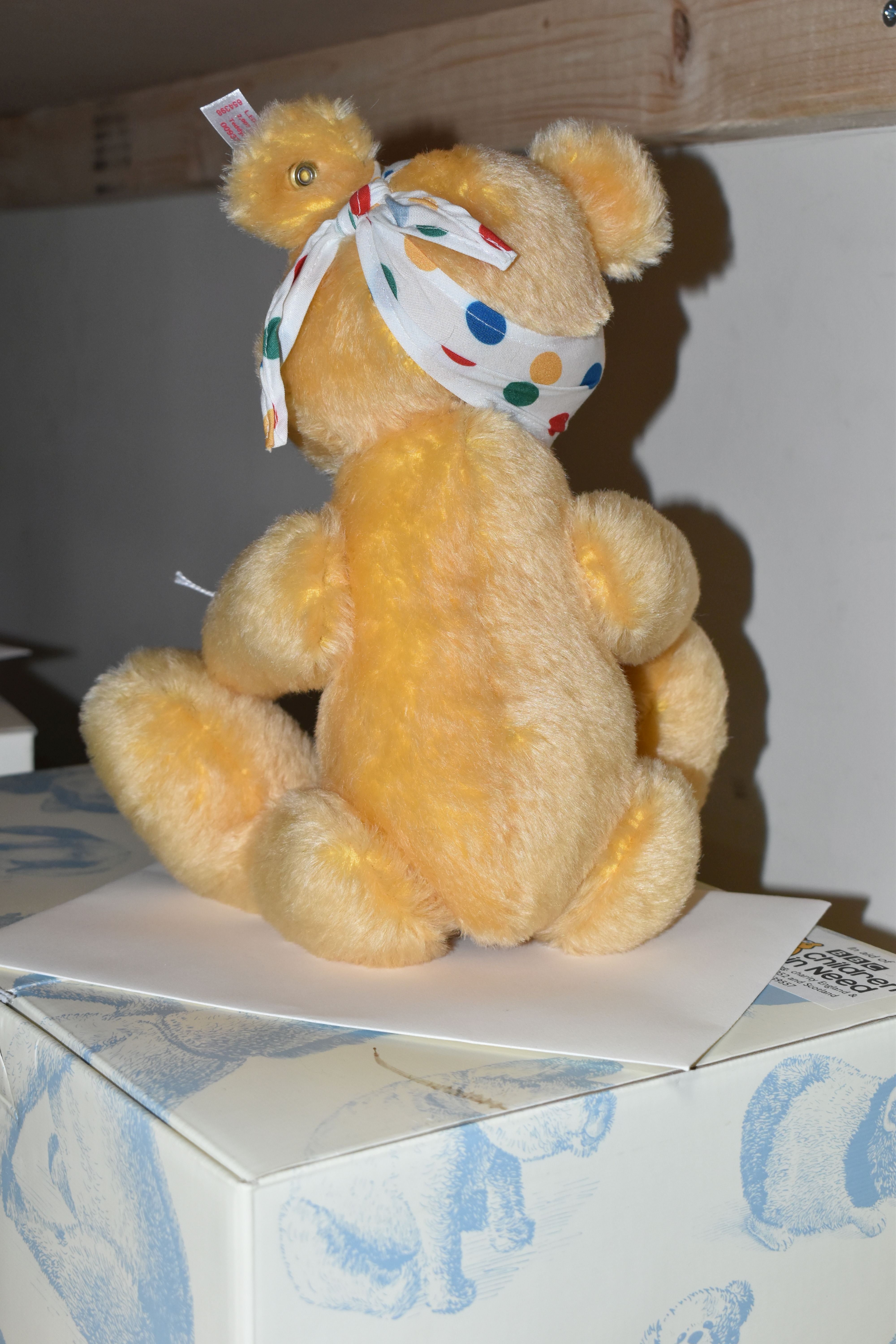 A BOXED STEIFF LIMITED EDITION CHILDREN IN NEED PUDSEY BEAR, no.654398, limited edition no.937/2009, - Bild 2 aus 2