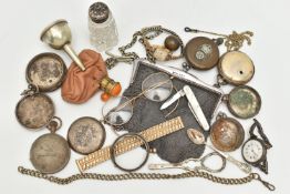 A BOX OF SILVER ITEMS, to include a chain mail purse, fitted with a silver mount with kissing clasp,