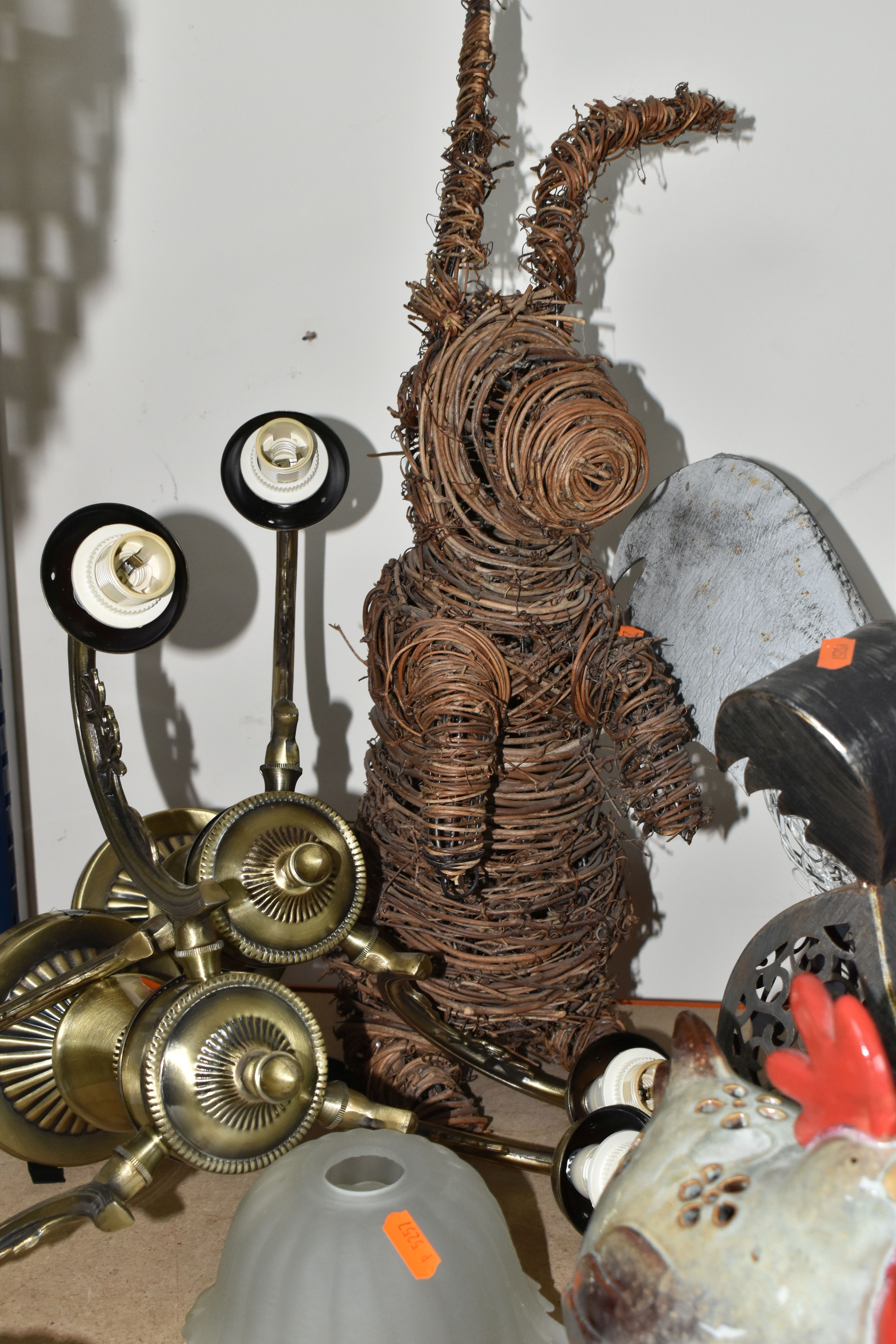 A QUANTITY OF COCKEREL AND HEN ORNAMENTS, comprising eight metal kitchen ornaments, a gilt metal - Image 7 of 10