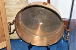 A LARGE BRASS PAN AND HUNTING HORN, comprising a brass mounted copper hunting horn, length 126cm,