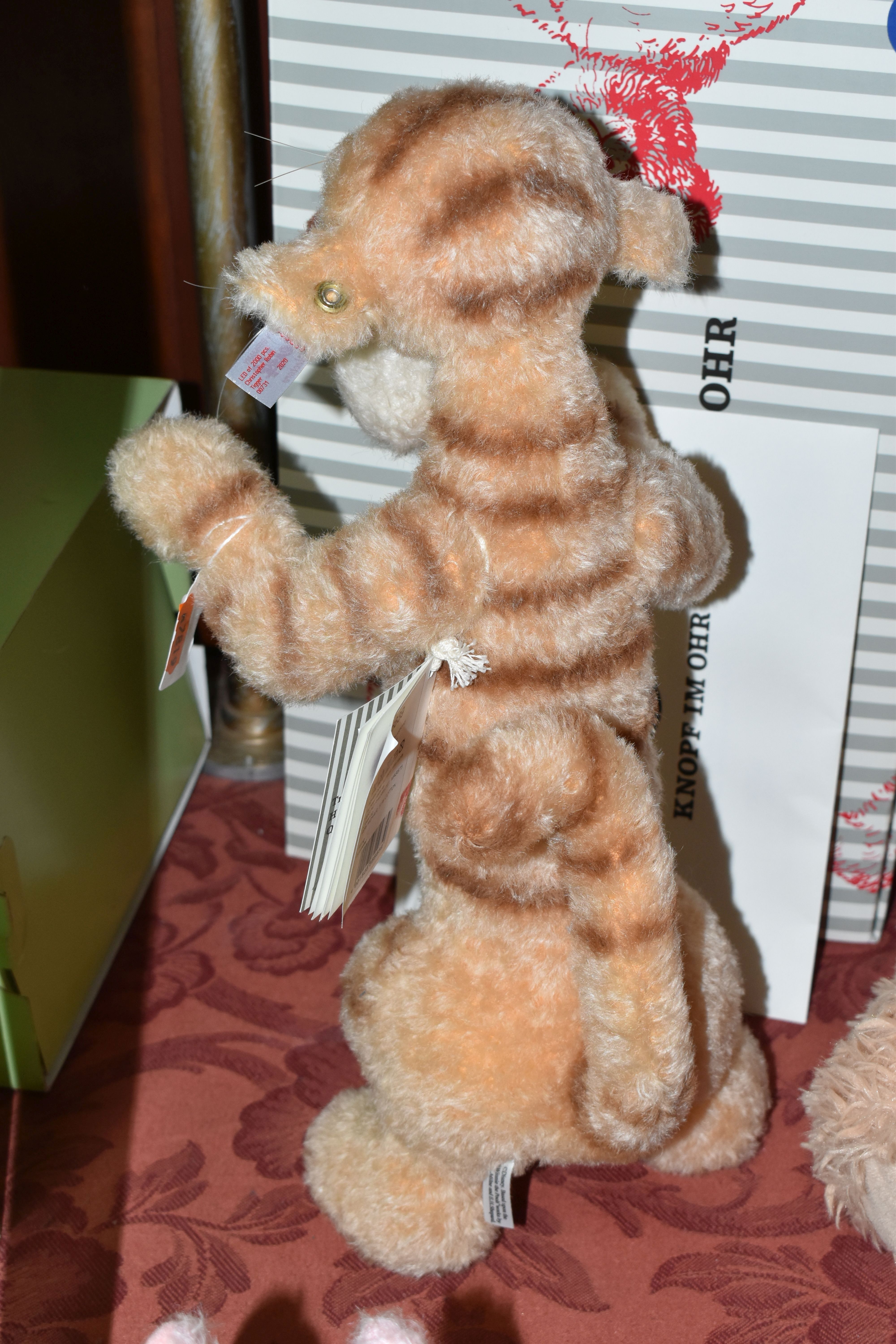 A BOXED STEIFF LIMITED EDITION 'DISNEY CHRISTOPHER ROBIN TIGGER', the Tigger character made from ' - Bild 2 aus 2