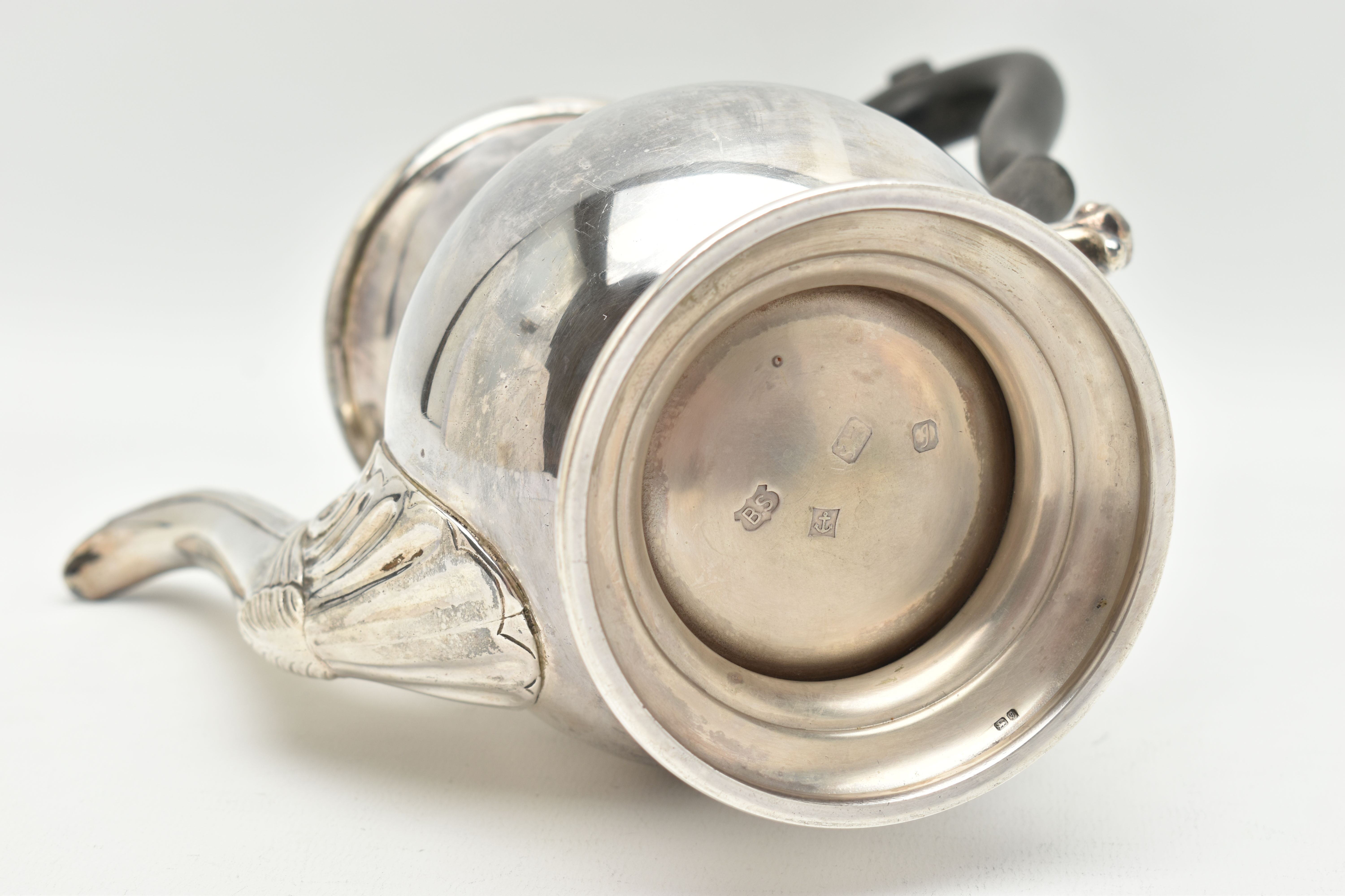 AN ELIZABETH II SILVER TEAPOT, polished bell shape, shell pattern to the base of the spout, hinged - Image 5 of 5